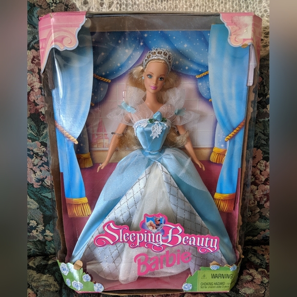 Sleeping Beauty Barbie - Picture 1 of 2